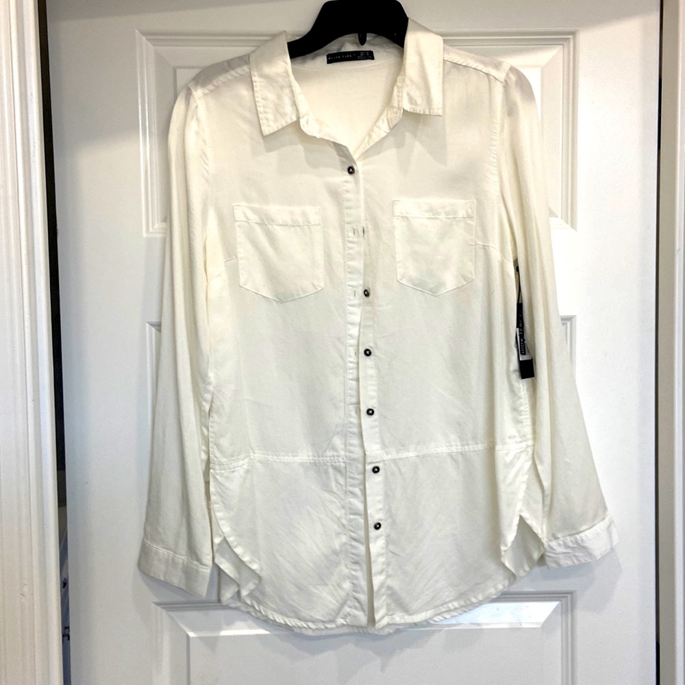 BLACK TAPE WHITE BLOUSE